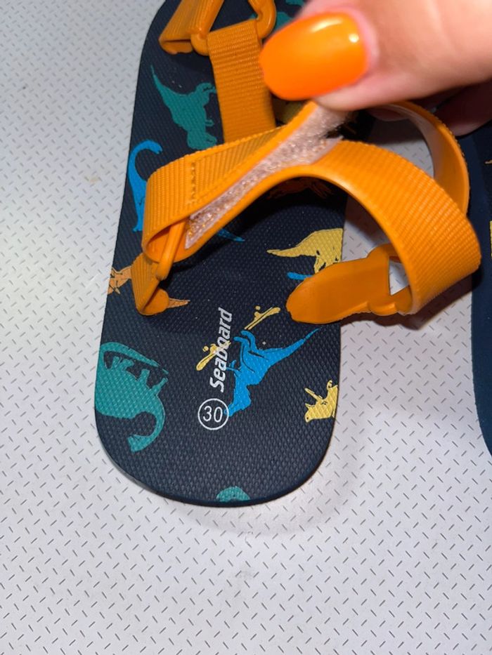 Sandales dinosaures neuves - photo numéro 2