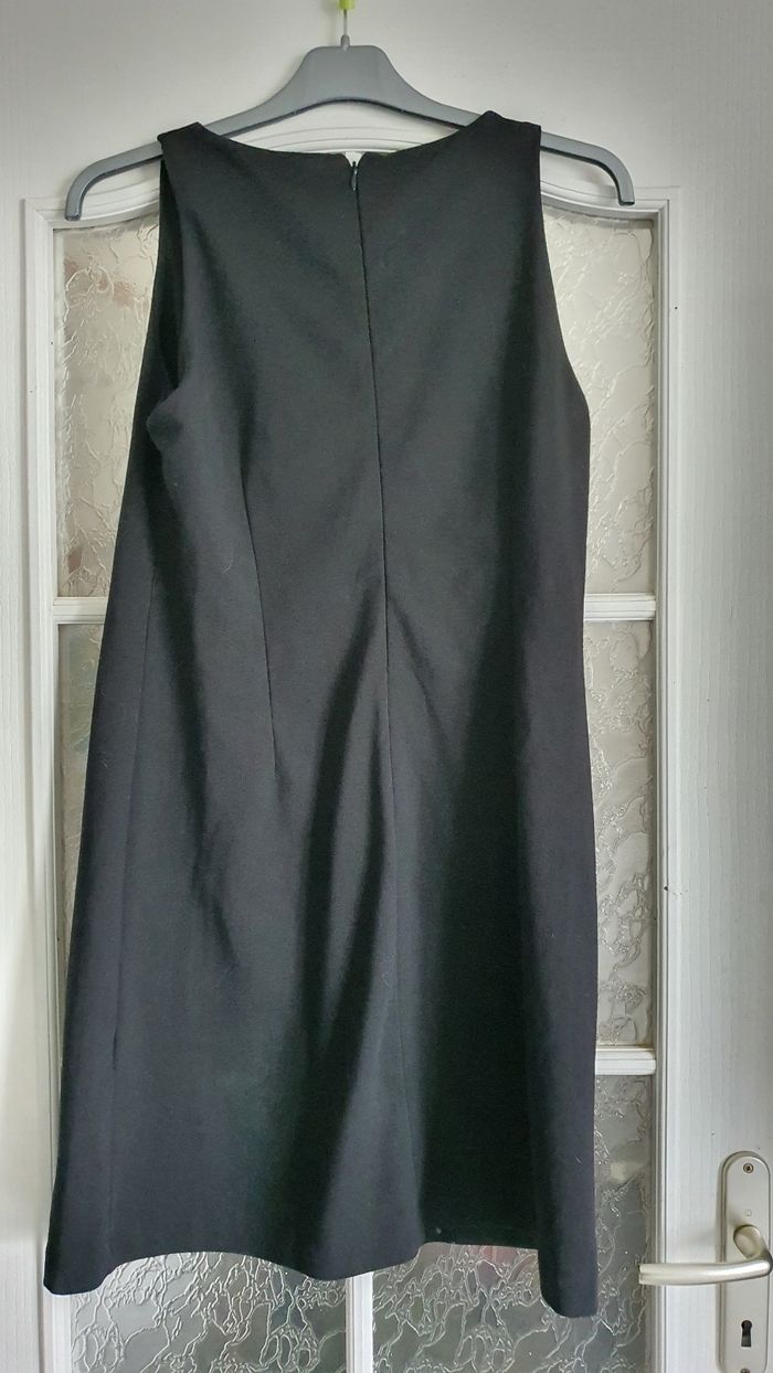 Petite robe noire - photo numéro 2