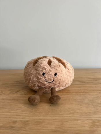 Jellycat Peluche Amuseable Boule de pain