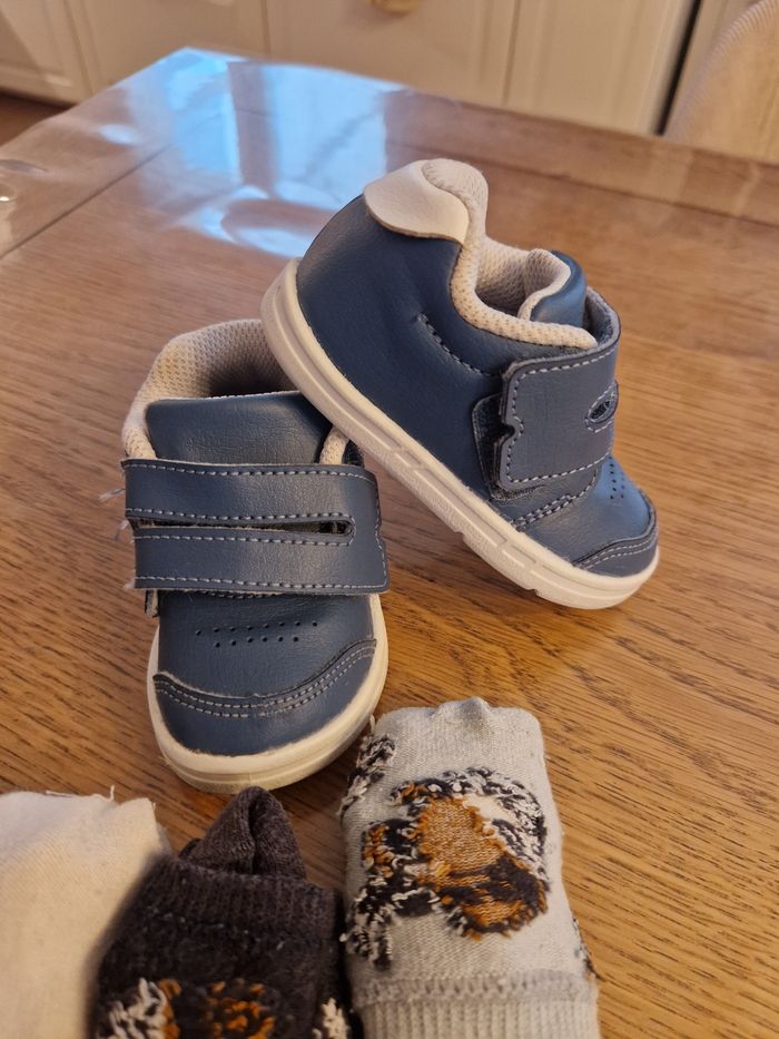 Baskets + chaussettes - photo numéro 2