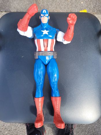 Figurine capitaine américa