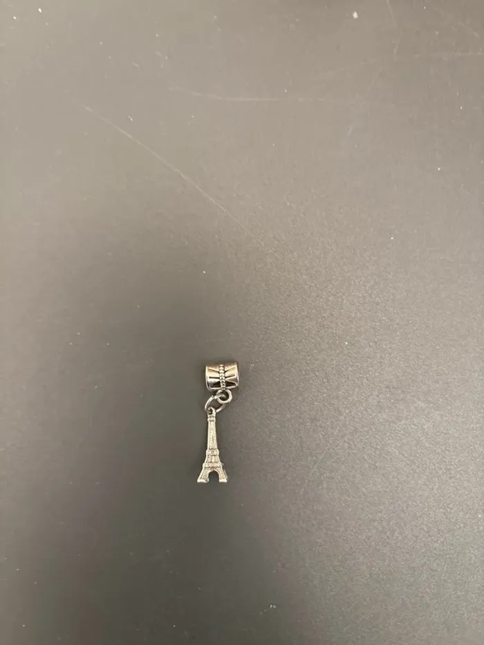 Lot de bijoux fantaisie variés – colliers, pendentifs, bracelets, boucles d’oreilles - photo numéro 12