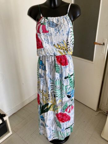 Robe longue tendance fleurie taille S/M neuve