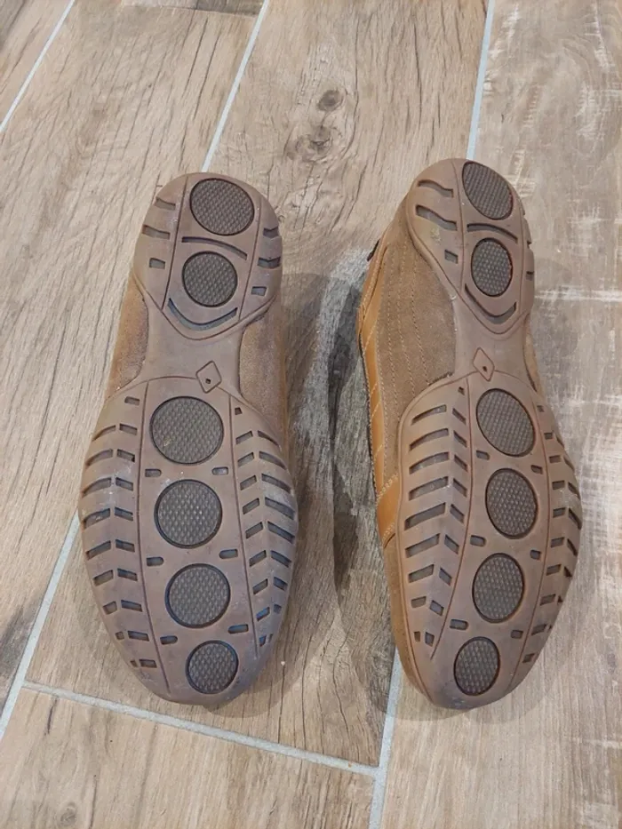 Chaussures 42 - photo numéro 5