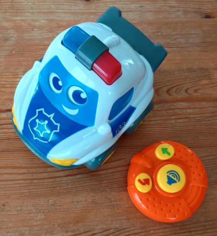 Première voiture télécommandée