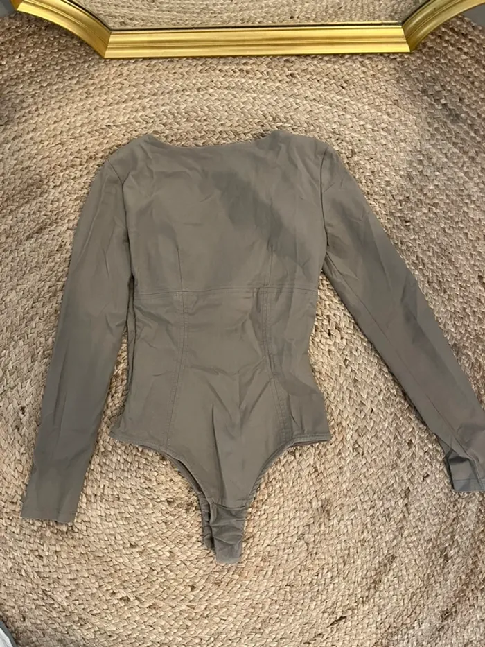Body manches longues kaki Zara - photo numéro 4
