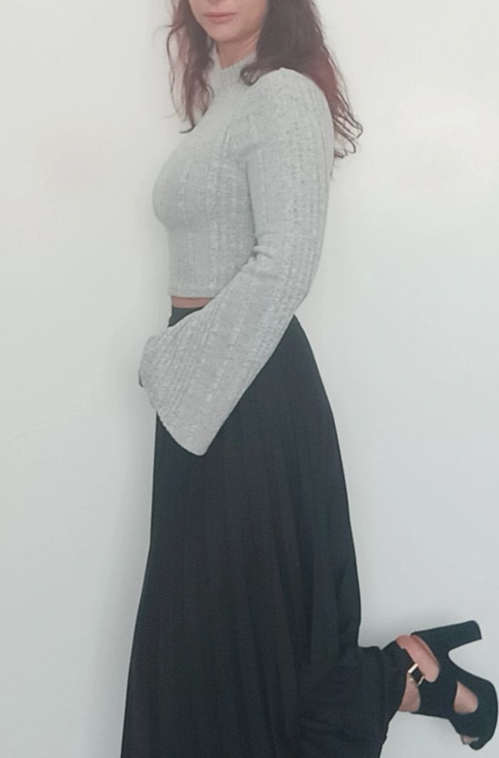 Pull moulant court manches évasées taille 38 - photo numéro 4