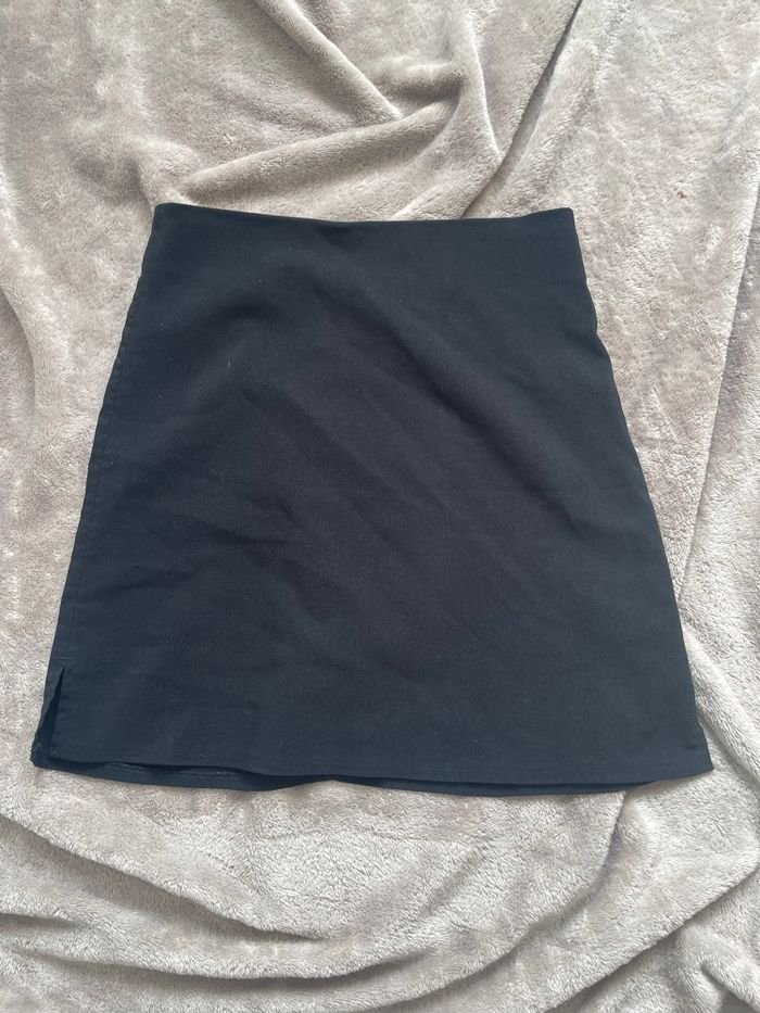 Jupe noire Jennyfer Taille 38 très bon état - photo numéro 3