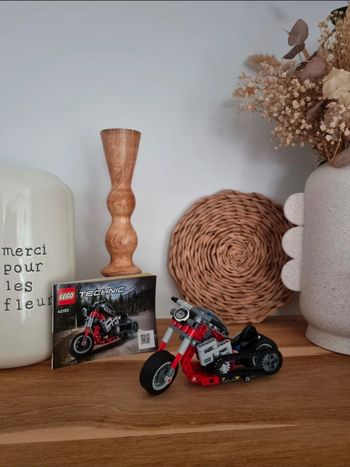Lego technic
Moto
Excellent état
Servi uniquement en décoration