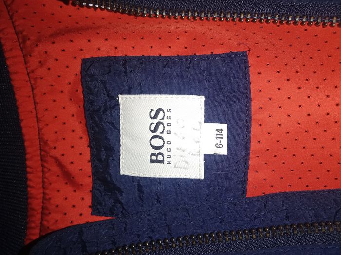 3 veste 6 ans dont une Hugo Boss - photo numéro 2