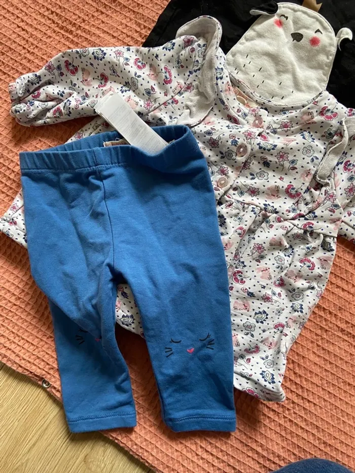 Lot vêtements fille 6 mois - photo numéro 2