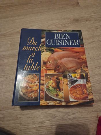 Classeur de cuisine sur le poisson 