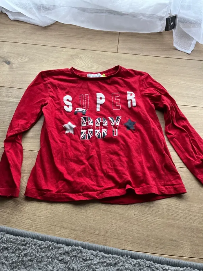 TEE shirt