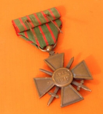 Médaille Militaire République Française Croix de Guerre (1914-1918)