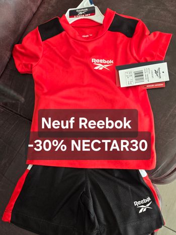 Neuf ensemble Reebok TS et short 