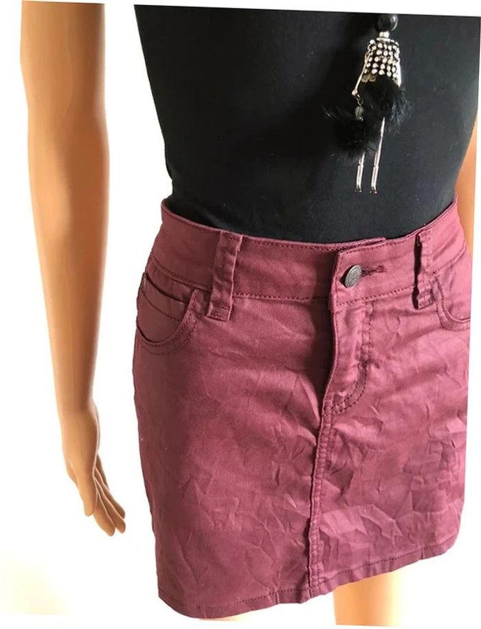 Jupe courte bordeaux Pimkie taille 38 jamais portée - photo numéro 5