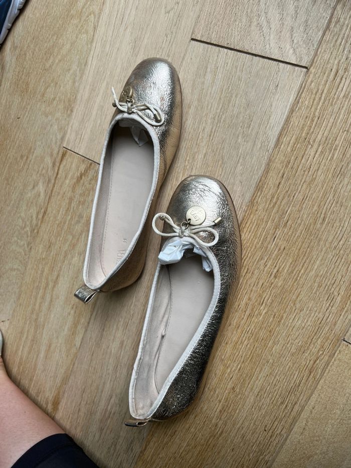 Ballerine Zara dorée bon état taille 35 - photo numéro 2