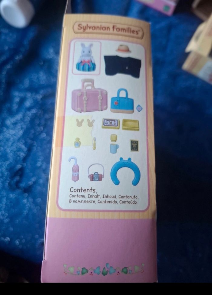 Lapin + valise et accessoires sylvanian - photo numéro 2