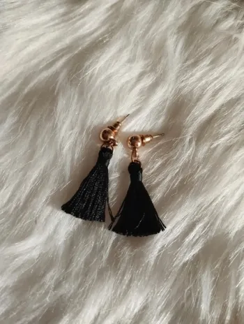 💎Boucles d’oreilles ponpon noir 💎