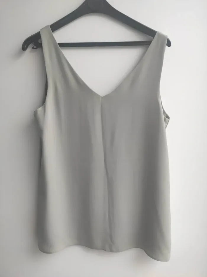 Débardeur fluide Yessica taille 38/40 - photo numéro 2