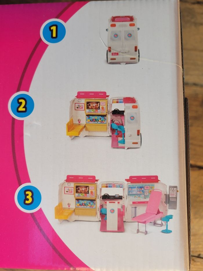 Ambulance barbie véhicule medical - photo numéro 4