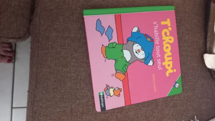 Livre tchoupi tbe enfant t'choupi s'habille tout seul