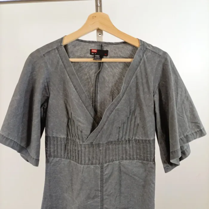 Robe grise Diesel à manches évasées taille S coupe féminine et détails lacés A1553 - photo numéro 2