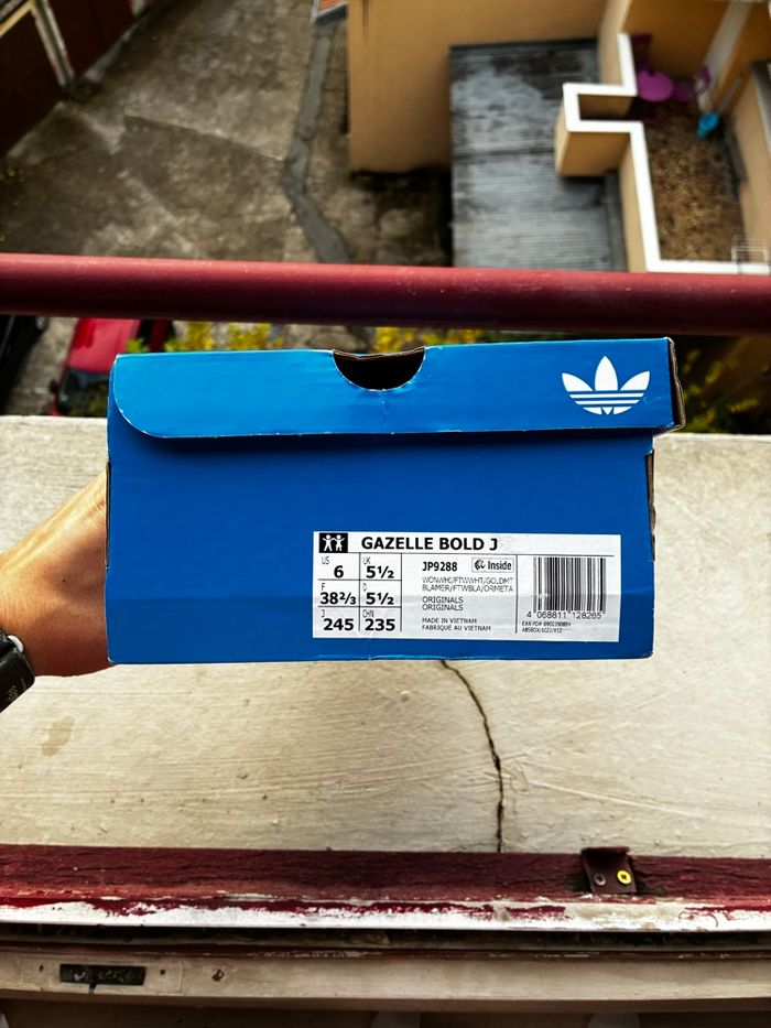 Adidas Gazelle Bold Wonder White/White/Gold Met - Taille 38 2/3 - Neuves - photo numéro 10
