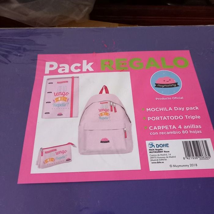 Superbe lot Sac a dos trousse etc...