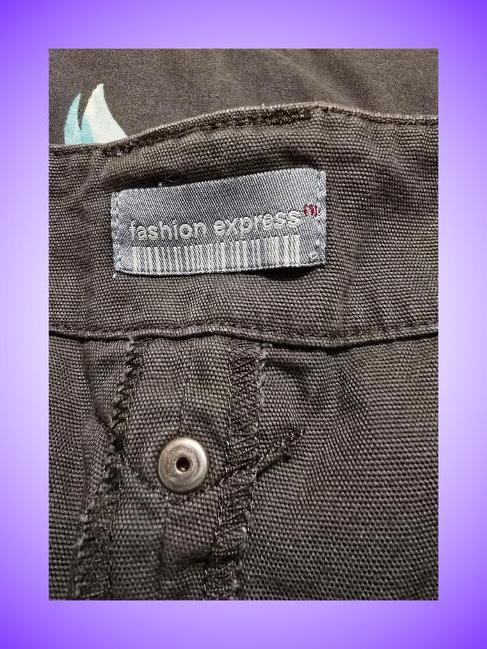 Jupe Courte Droite Fashion Express – 100% Coton – Poches Plaquées – Kaki/Gris Foncé – Taille 46 XXXL – Très Bon État
- photo numéro 3