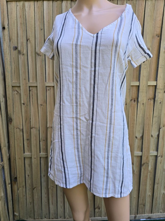 Robe neuve 🍒Pretty little thing🍒taille 34 achetée 29€99 - photo numéro 2