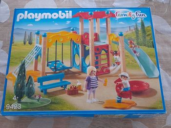 Playmobil Family Fun 9423 parc de jeu avec toboggan coloré