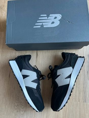 New Balance 327 Black White 35,5