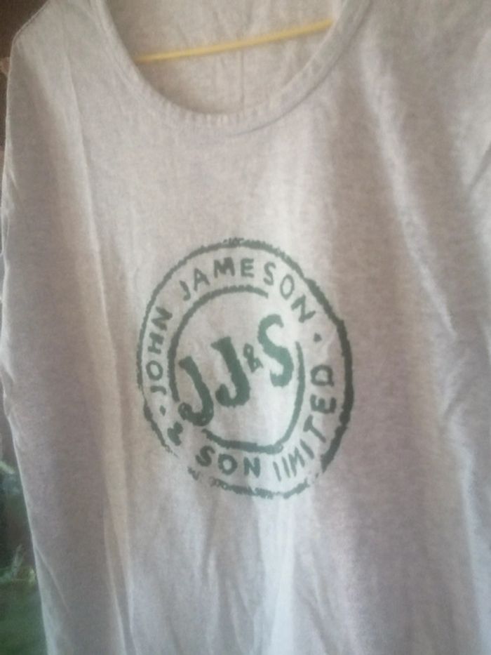 🌸Tee-shirt gris large Taille 38 "JJ&S " 🌸 - photo numéro 2
