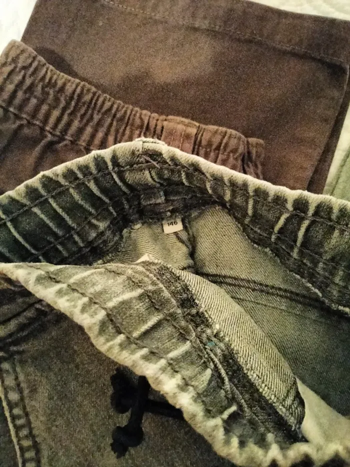 3 pantalons garçon - 10 ans - photo numéro 4