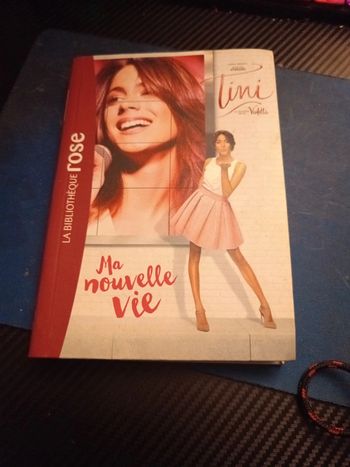 Livre Tini la nouvelle vie de violetta