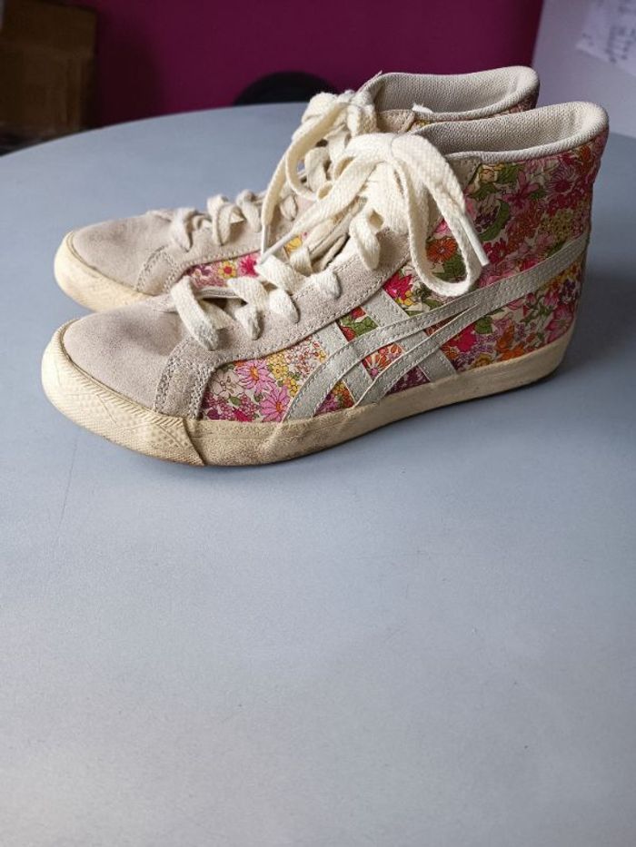 Baskets Asics pointure 37