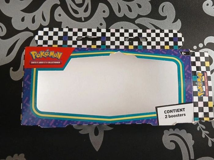 📌  Pokémon - Valise rentrée et Plumier Dracaufeu avec emballage - Lot 2 boîtes collector - photo numéro 5
