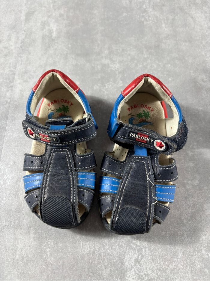 Chaussure ouverte taille 23