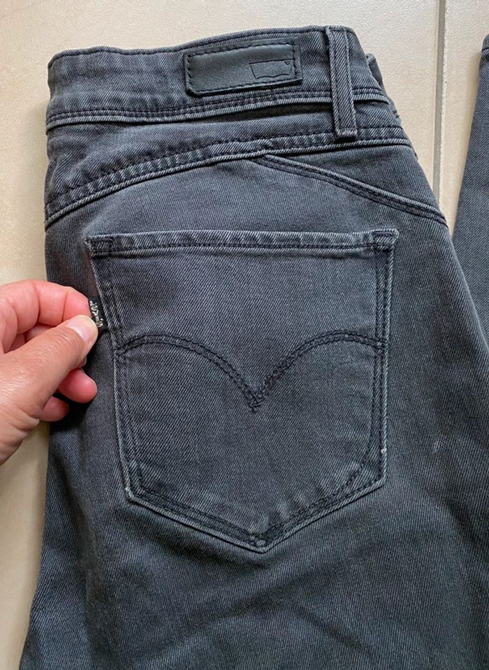 Jean Levi's mid rise skinny W27 L32