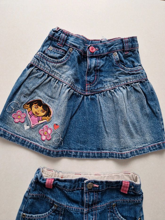 Lot  jeans Dora en 5 ans - photo numéro 2