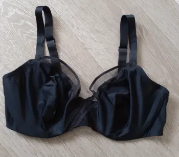 soutien-gorge NEUF 95E