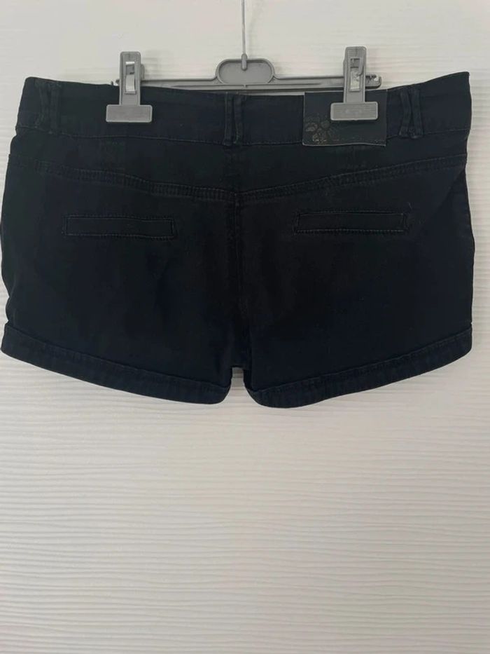 Short casual noir uni basique simple court en coton avec boutons et poches - photo numéro 4