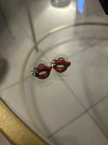 Boucles d’oreilles bouches