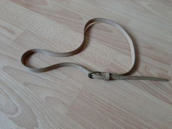 Ceinture enfant beige en similicuir