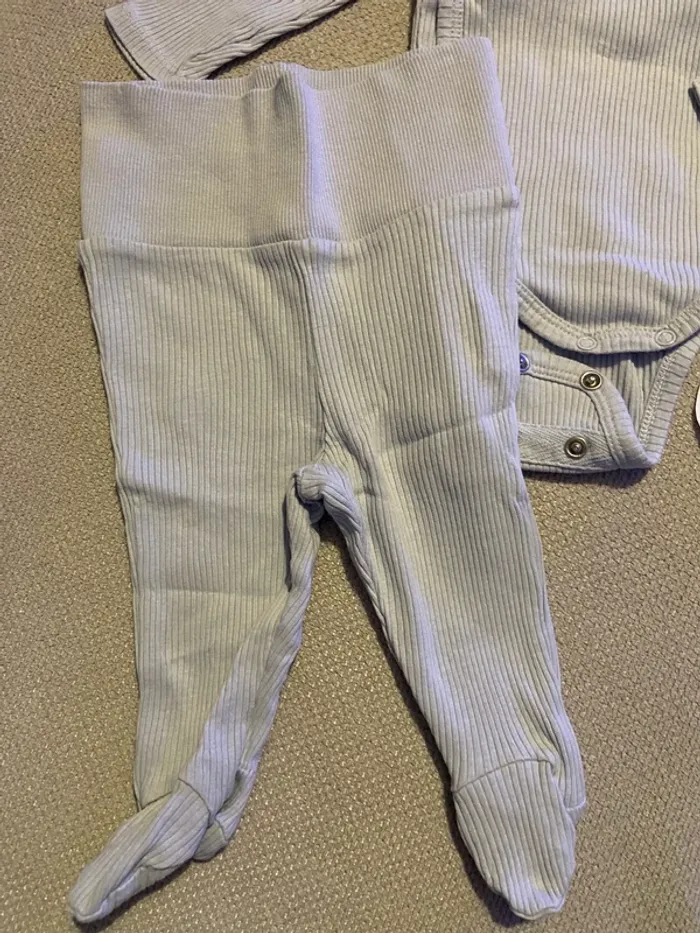 Ensemble body et pantalon Kiabi 3 mois - photo numéro 3