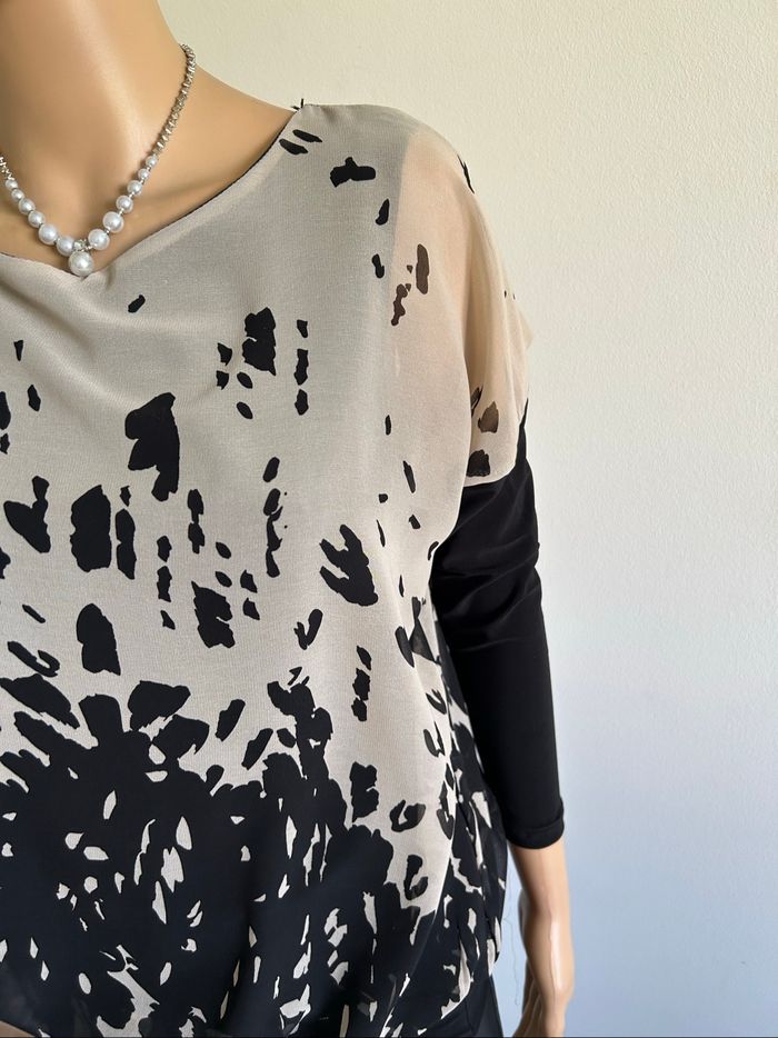 Blouse noire et beige à manches longues Rinascimento taille S TBE - photo numéro 4