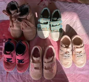 Lot chaussures fille T.26