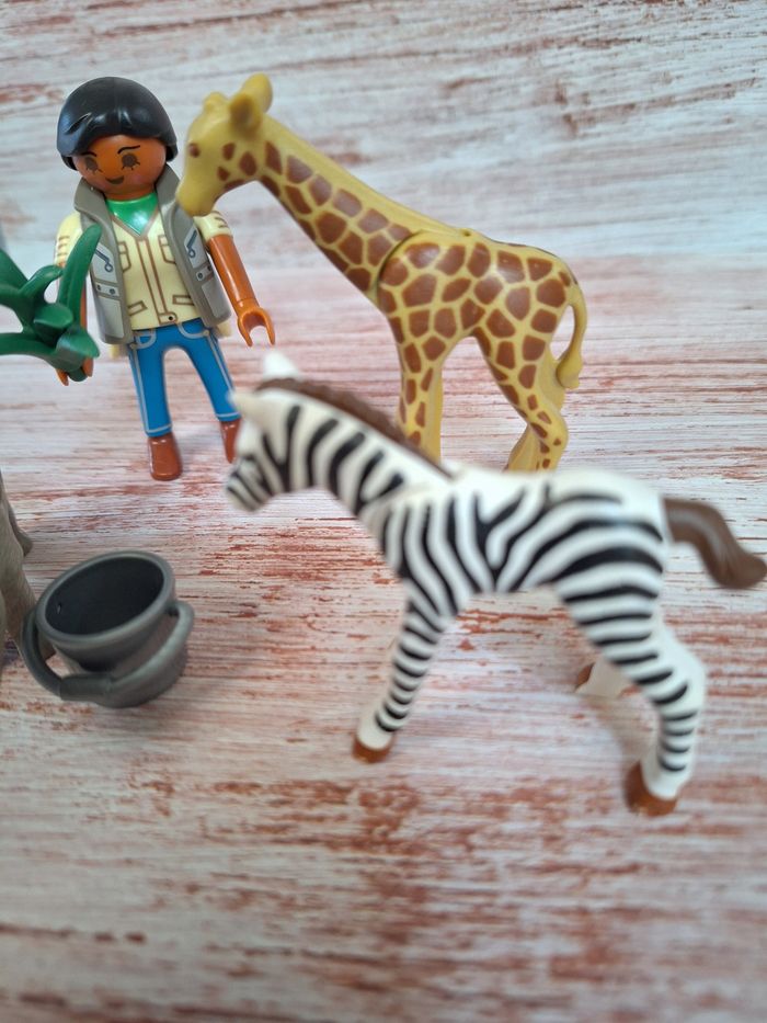 Figurines Playmobil soigneur et bébés animaux - photo numéro 3