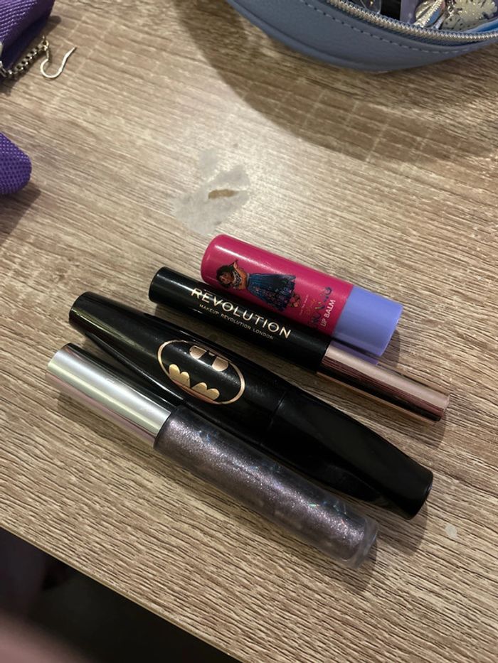 Lot maquillage révolution